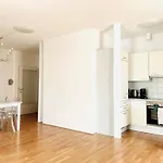 Apstay City Center I Parking I Self Check-In