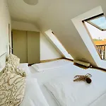 Апартаменти Apstay City Center I Parking I Self Check-In Грац