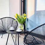 Apstay City Center I Parking I Self Check-In