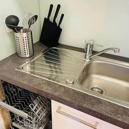 Apstay Center I Parking I Self Check-in I Breakfast Box Apartment Graz