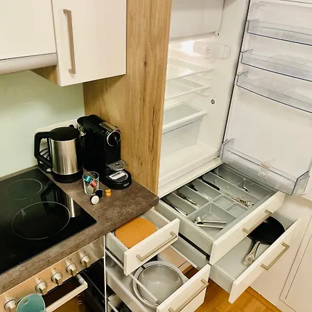 Apstay Center I Parking I Self Check-in I Breakfast Box グラーツ