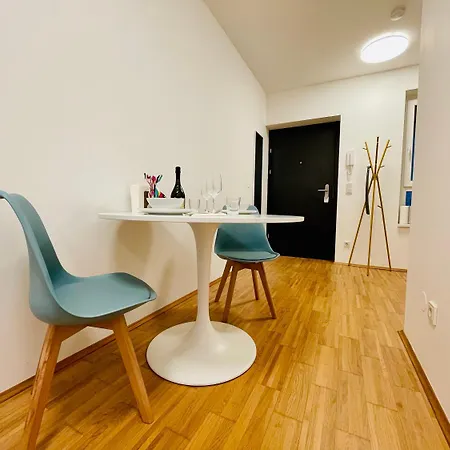 Apstay Center I Parking Option I Self Check-in גראץ