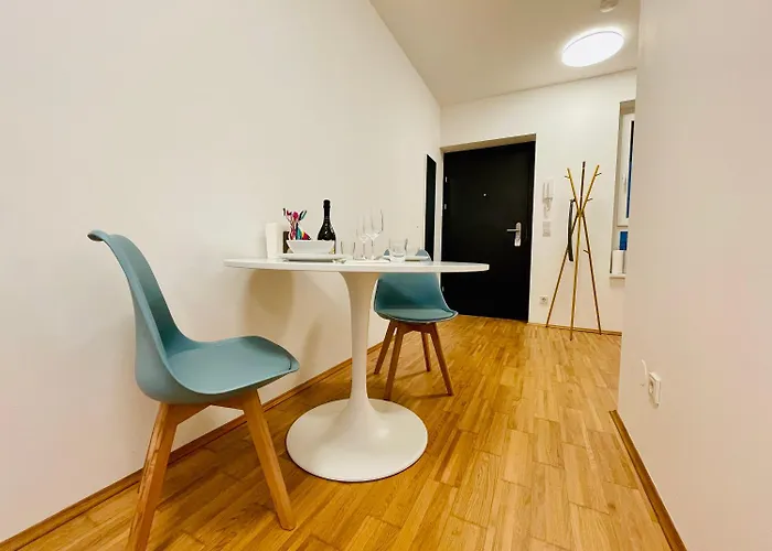 Apstay Center I Parking Option I Self Check-in Грац